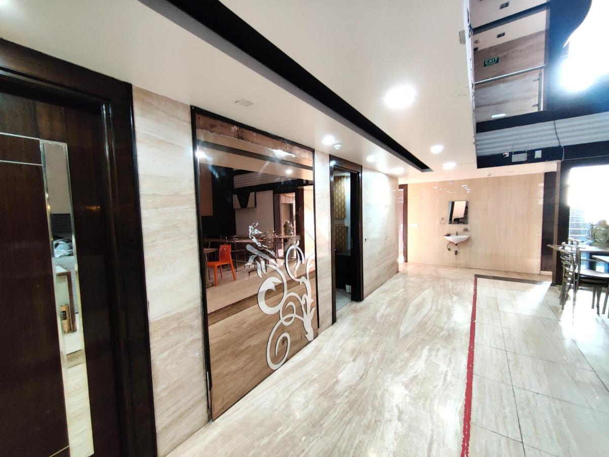 Stay At Hotel Pride, Delhi, Near Karol Bagh Metro Zewnętrze zdjęcie