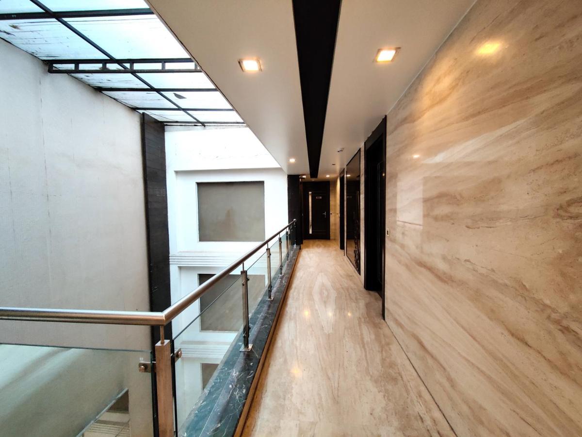 Stay At Hotel Pride, Delhi, Near Karol Bagh Metro Zewnętrze zdjęcie