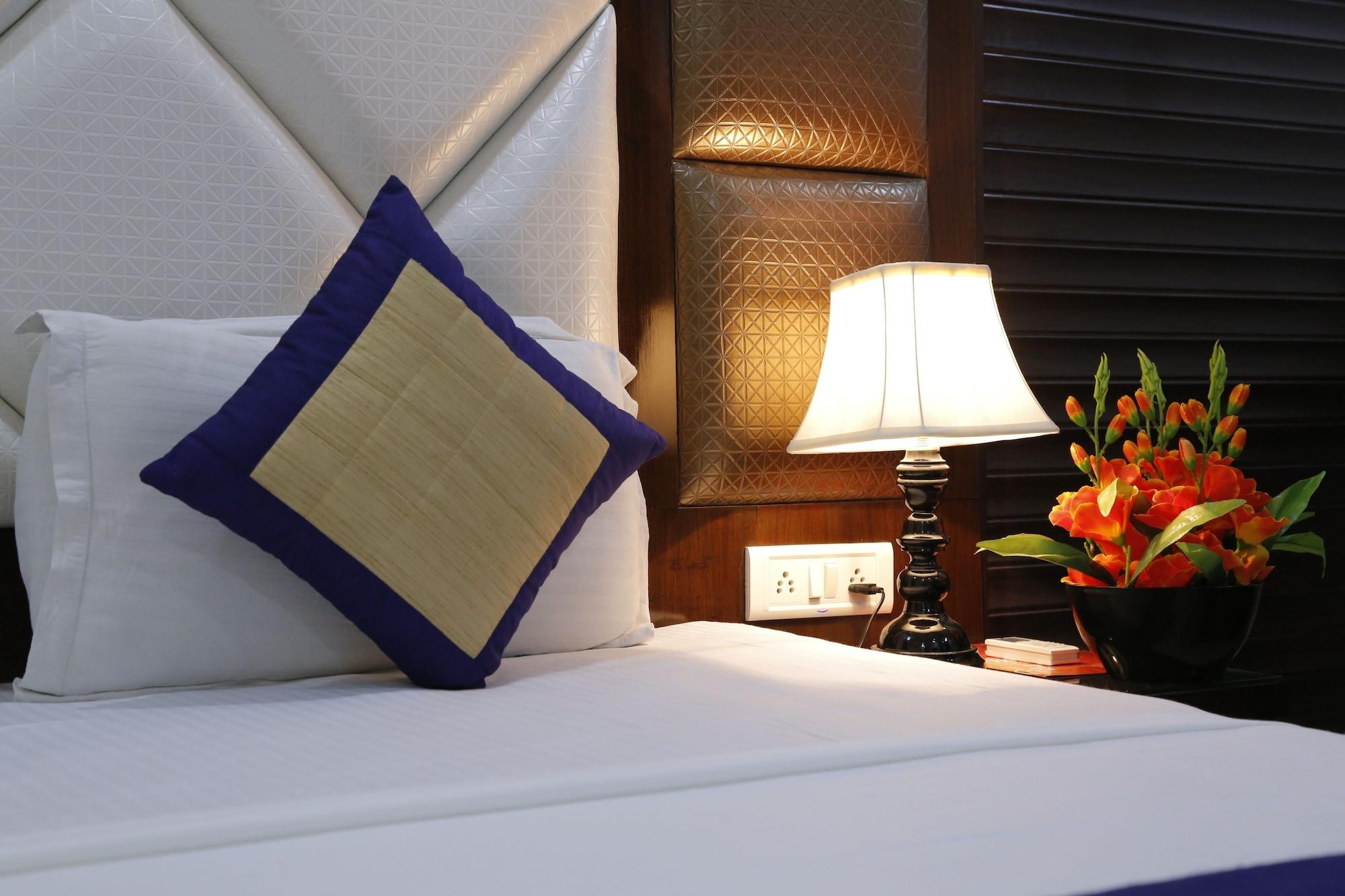 Stay At Hotel Pride, Delhi, Near Karol Bagh Metro Zewnętrze zdjęcie