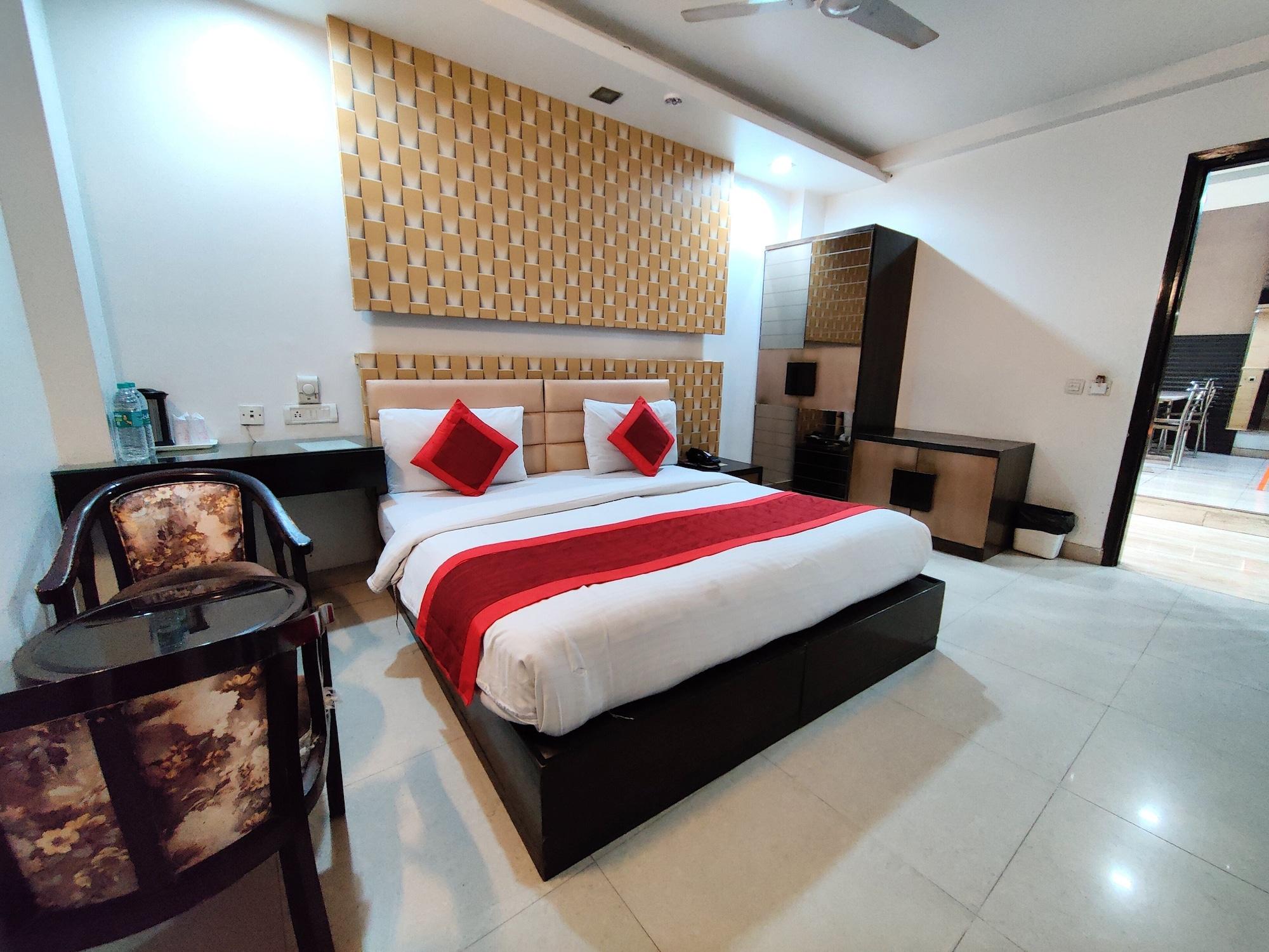 Stay At Hotel Pride, Delhi, Near Karol Bagh Metro Zewnętrze zdjęcie