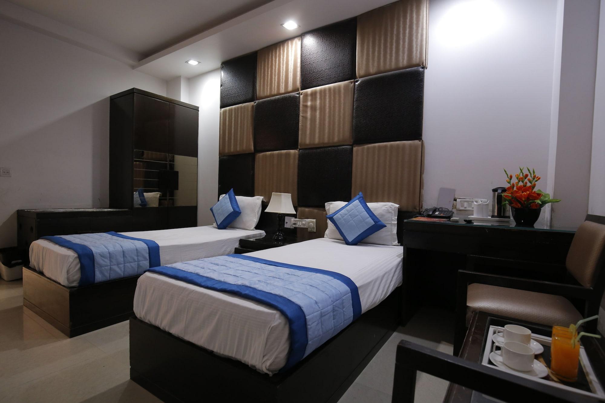 Stay At Hotel Pride, Delhi, Near Karol Bagh Metro Zewnętrze zdjęcie